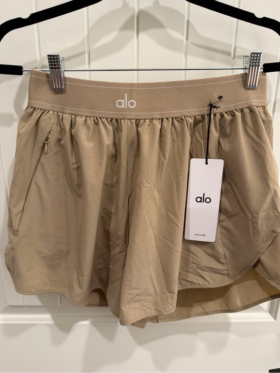 ALO Yoga Pants - NWT Alo Yoga Match Point Shorts Gravel Size Large